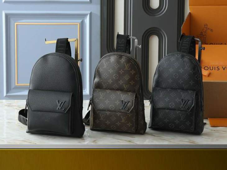 Picture of Louis Vuitton Mens Bags _SKUfw189974797fw
